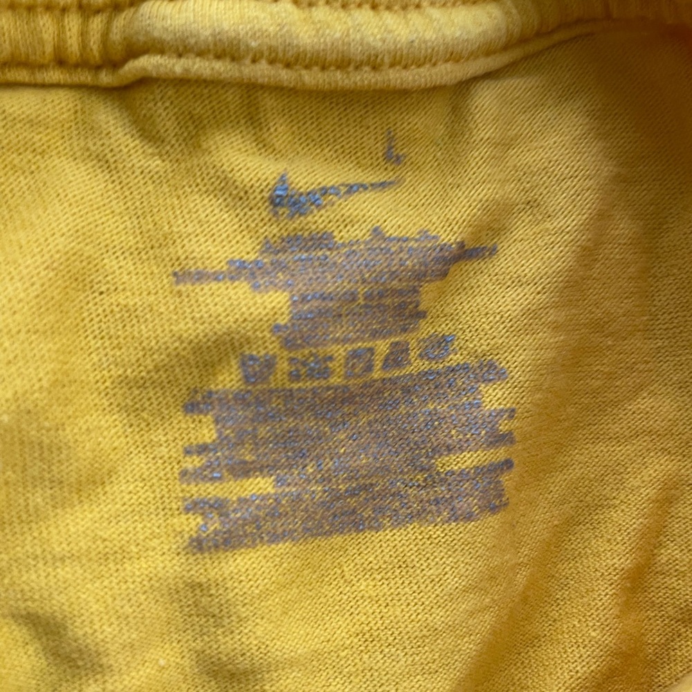 Nike Tee - Gold